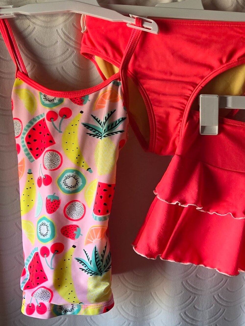 Cat & Jack Girls 3 piece swimsuit M 7/8